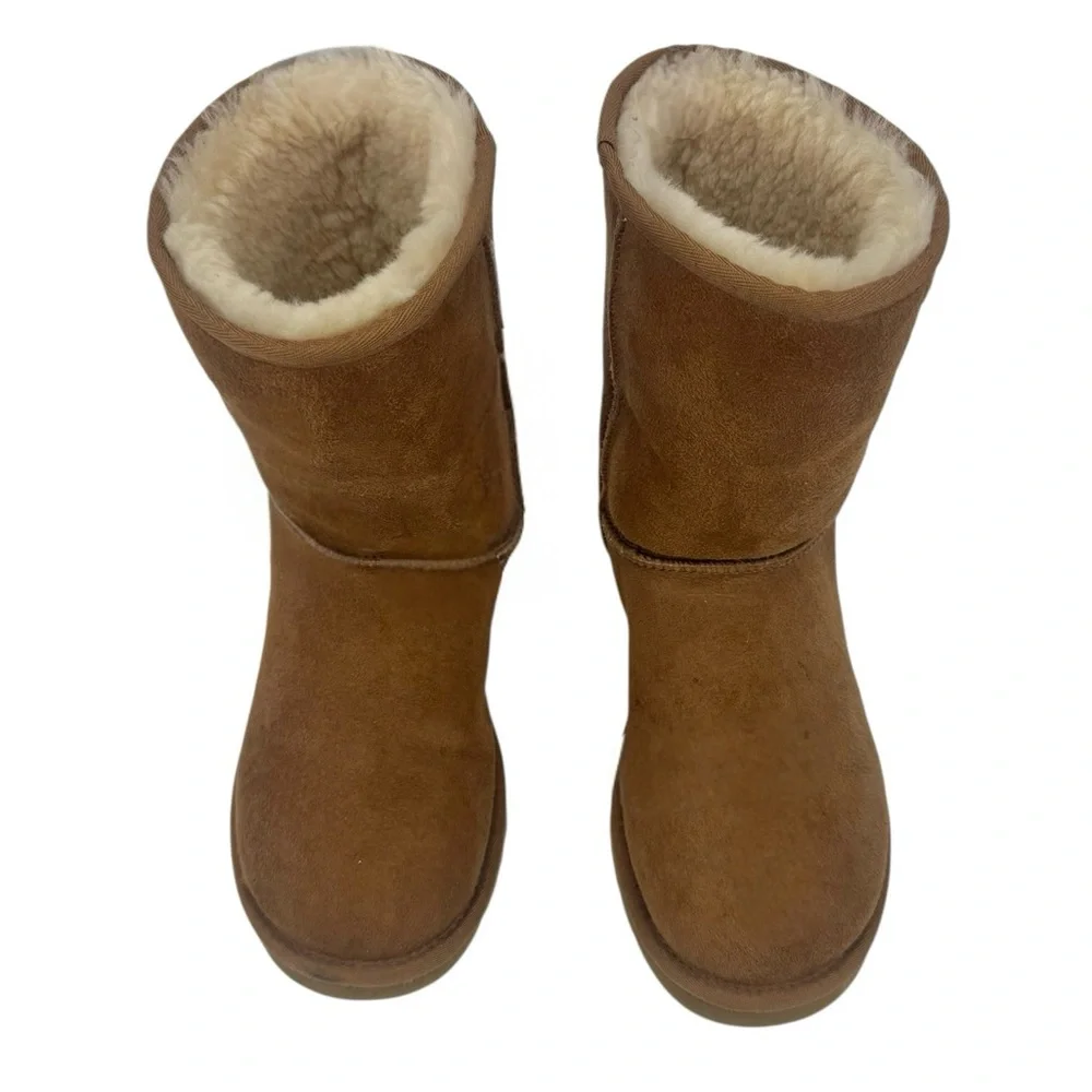UGG Classic Short Chestnut Boots